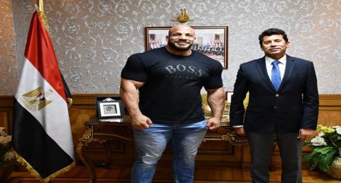 وزير الرياضة يهنئ بيج رامي بفوزه بلقب مستر أولمبيا